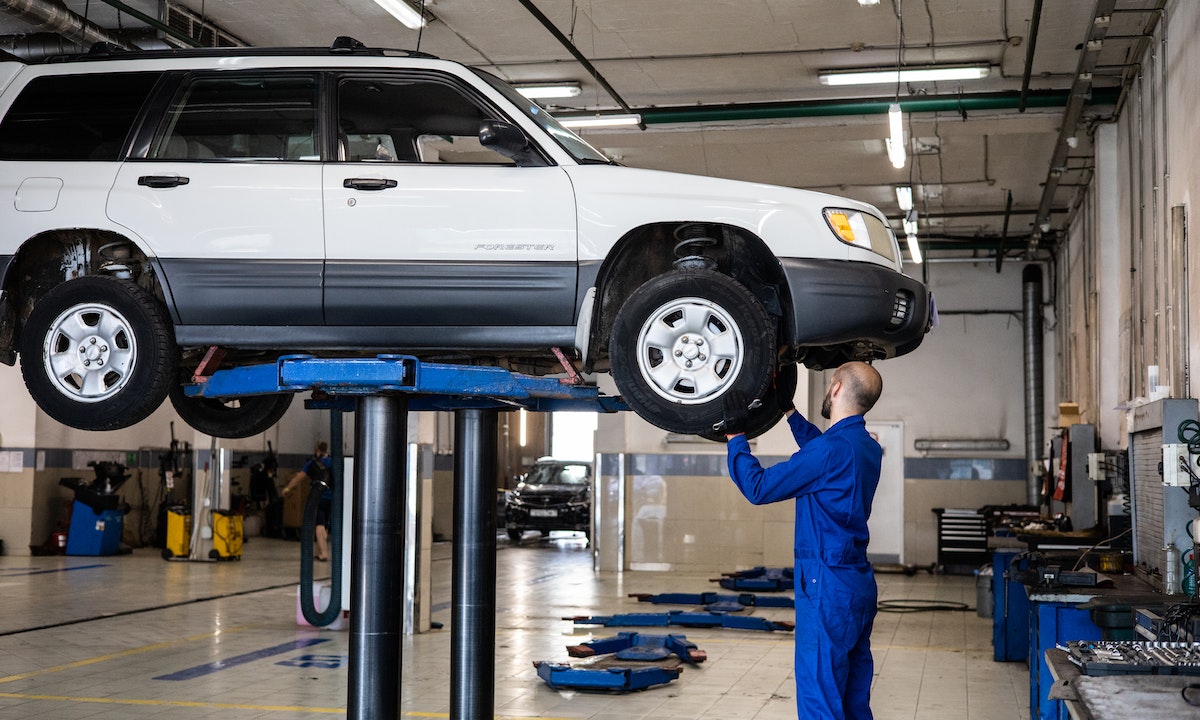 ¿Qué es la ficha de mantenimiento de un vehículo?